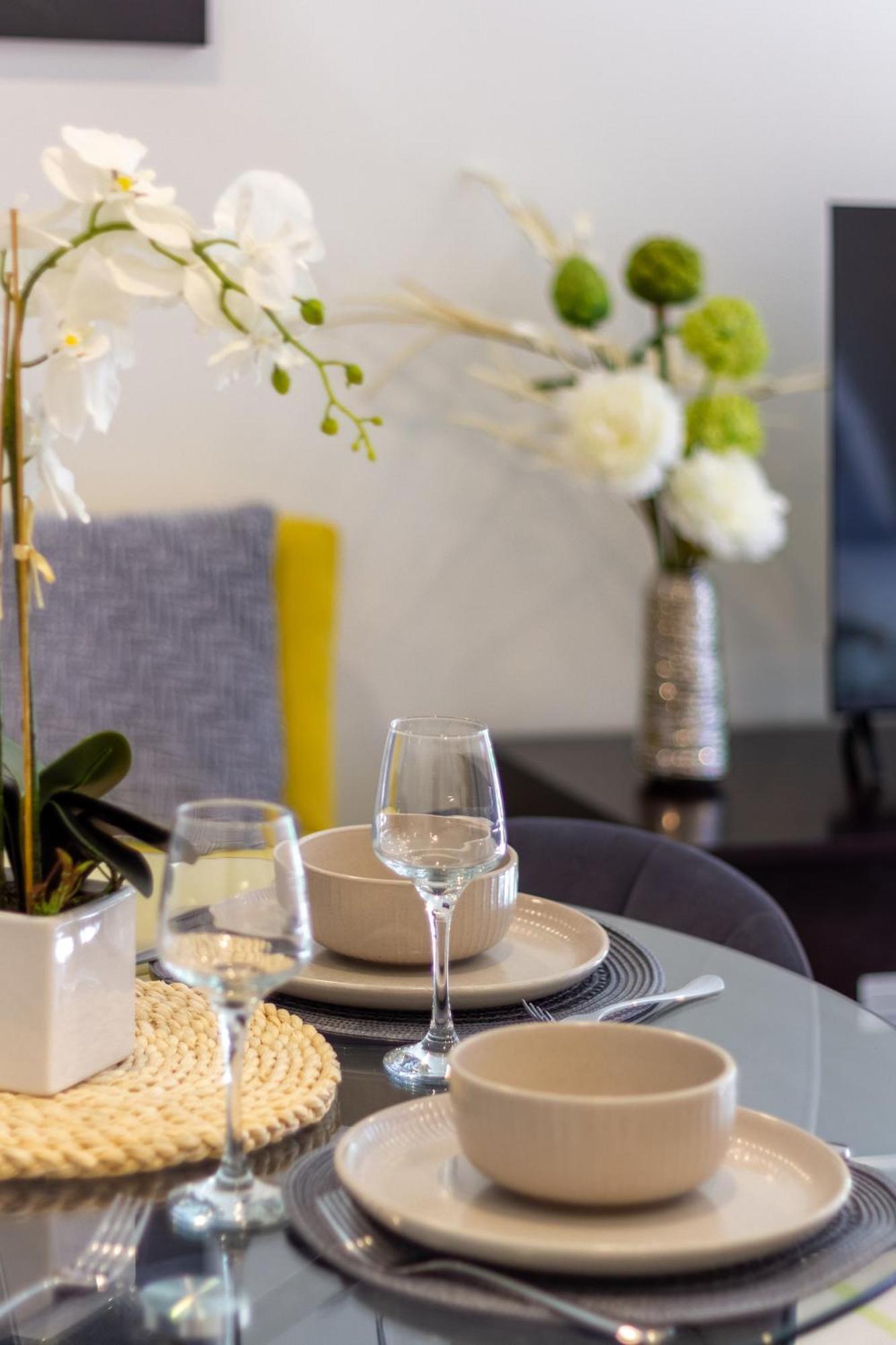 Central Escape On Cashel Street 2 Bed 2 Bath Christchurch Eksteriør billede